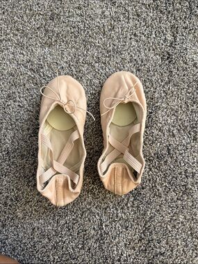 Never warn, Capezio Ballet Flats size 7 1/2 M!